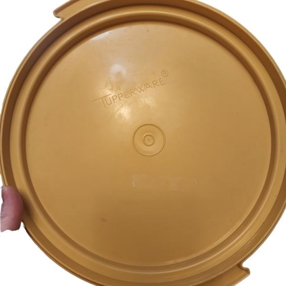 Vintage Tupperware Cake taker - Picture 3 of 7